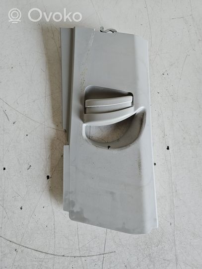 Volkswagen Touareg II Seat belt trim PA666M20