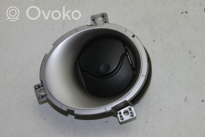 Nissan Juke I F15 Copertura griglia di ventilazione laterale cruscotto 687601KE0A