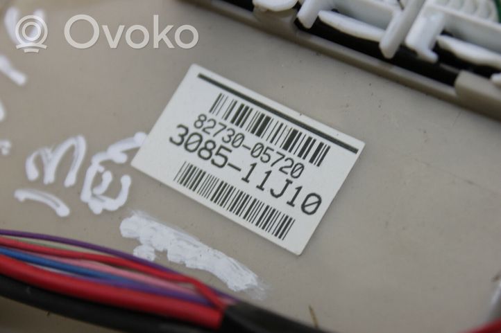 Toyota Avensis T270 Ramka / Moduł bezpieczników 8273005720