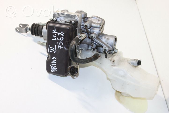 Toyota Prius (XW50) Master brake cylinder 4727047040