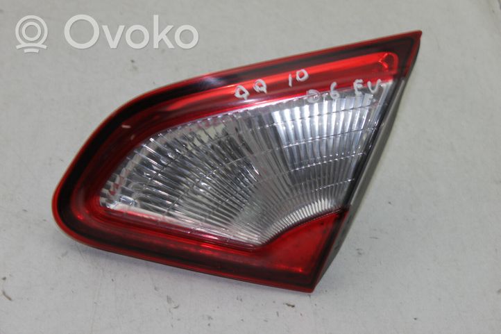 Nissan Qashqai Lampy tylnej klapy bagażnika 