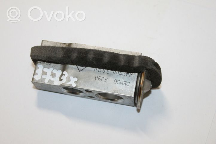 Toyota Corolla Verso E121 Air conditioning (A/C) expansion valve 4475003070