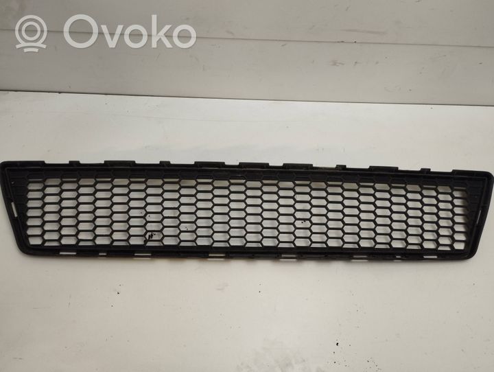 Toyota Verso Etupuskurin alempi jäähdytinsäleikkö 531120F040