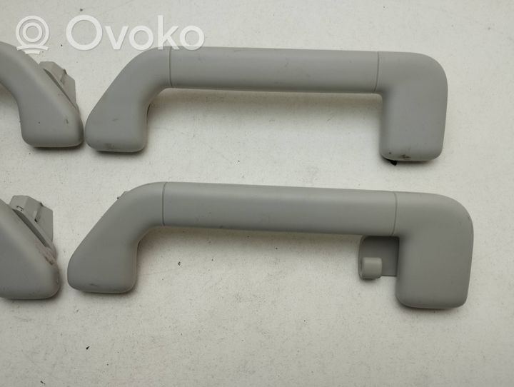 Volkswagen Touareg II Un set di maniglie per il soffitto 7P0857643B