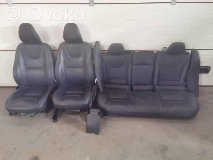 Volvo V60 Set di rivestimento sedili e portiere 