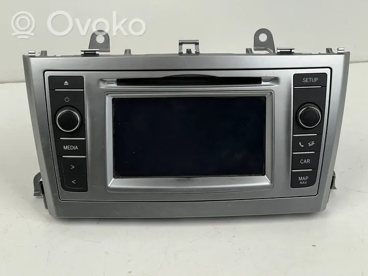 Toyota Avensis T270 Радио/ проигрыватель CD/DVD / навигация 8614005010