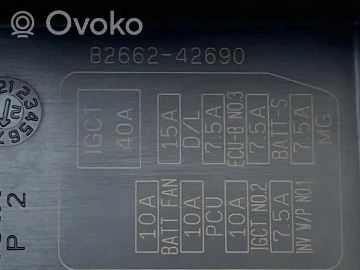 Toyota RAV 4 (XA50) Module de fusibles 8266242720