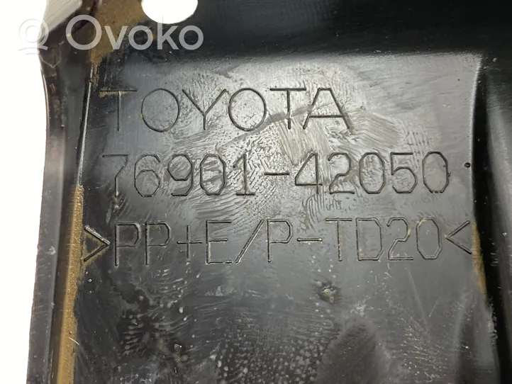 Toyota RAV 4 (XA50) Rivestimento sottoporta/minigonna laterale 7690142050