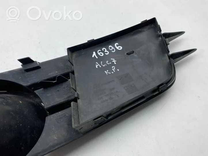 Audi A6 C7 Priešrūkinio žibinto apdaila/ grotelės 4G0807681B