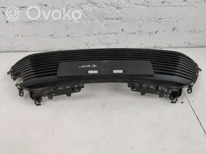 Toyota Corolla E160 E170 Grille inférieure de pare-chocs avant 5311202B50