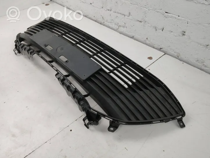 Toyota Corolla E160 E170 Grille inférieure de pare-chocs avant 5311202B50