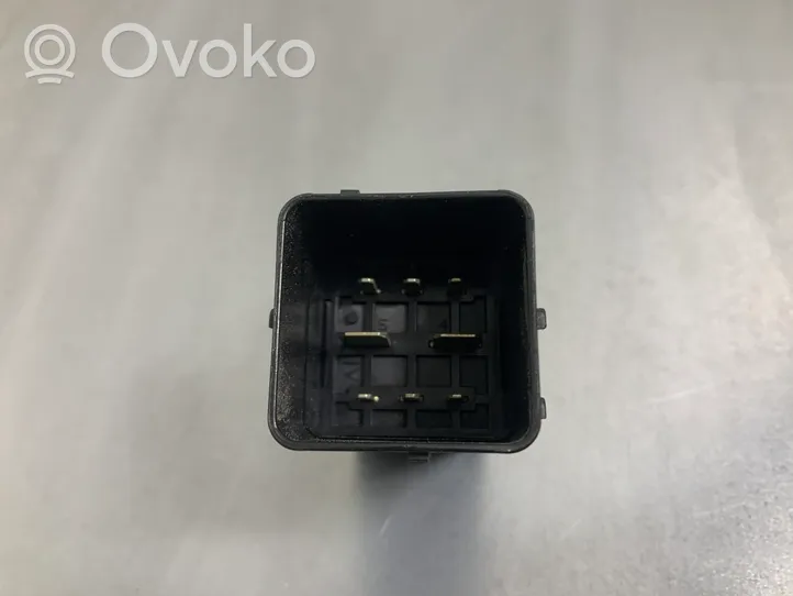 Volvo V60 Przekaźnik / Modul układu ogrzewania wstępnego 51299049