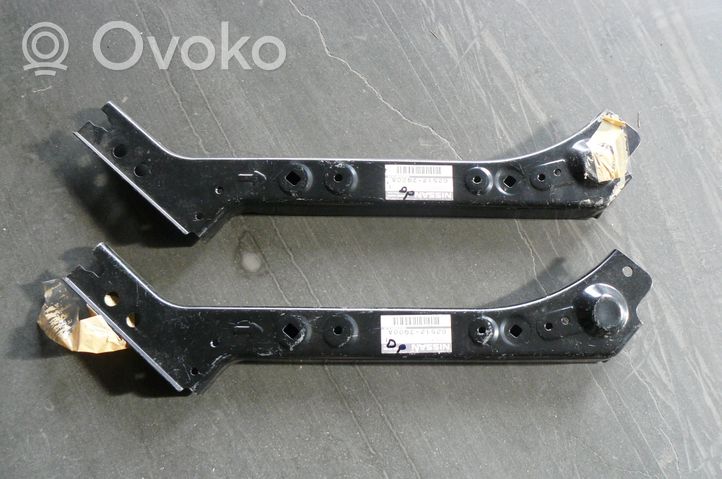 Nissan X-Trail T31 Pannello di supporto del radiatore 62512JG00A