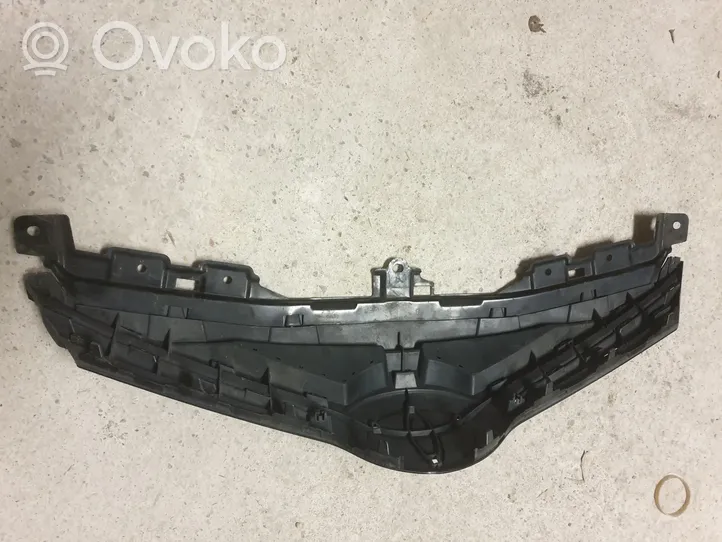 5311405120 Toyota Avensis T270 Front bumper upper radiator grill 