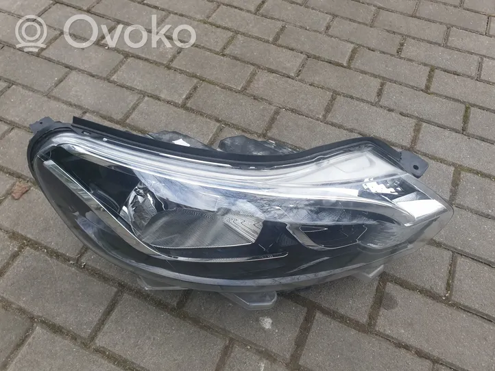 Toyota Proace Phare frontale 980858118