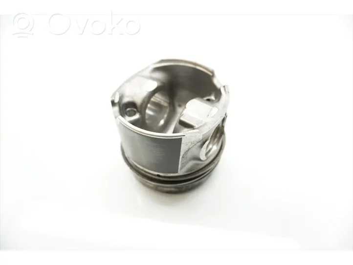 Volkswagen Touareg II Piston 