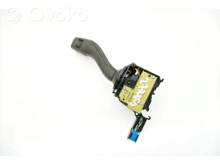 Volkswagen Golf Cross Leva/interruttore dell’indicatore di direzione e tergicristallo 8P0953519