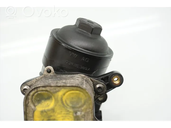 Volkswagen Polo V 6R Supporto di montaggio del filtro dell’olio 03P115389A