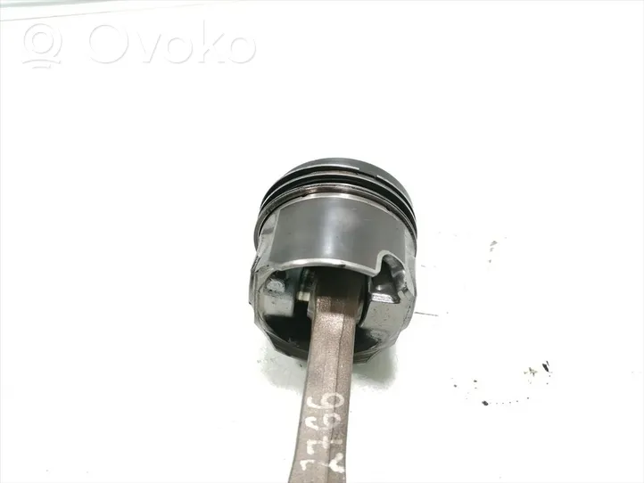 Mitsubishi Grandis Piston avec bielle 