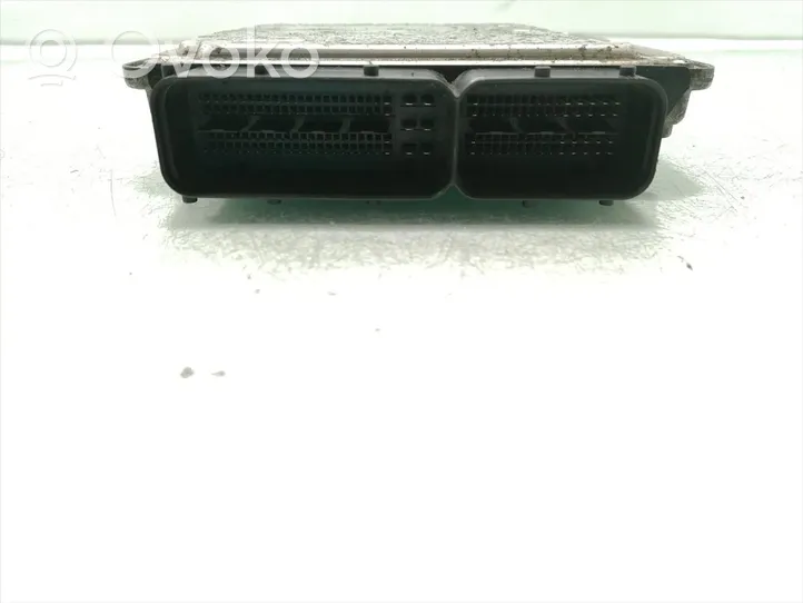 Volkswagen Golf V Sterownik / Moduł ECU 03C906032P