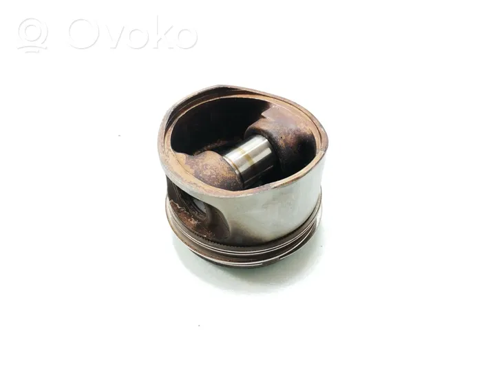 Volvo S70  V70  V70 XC Piston 