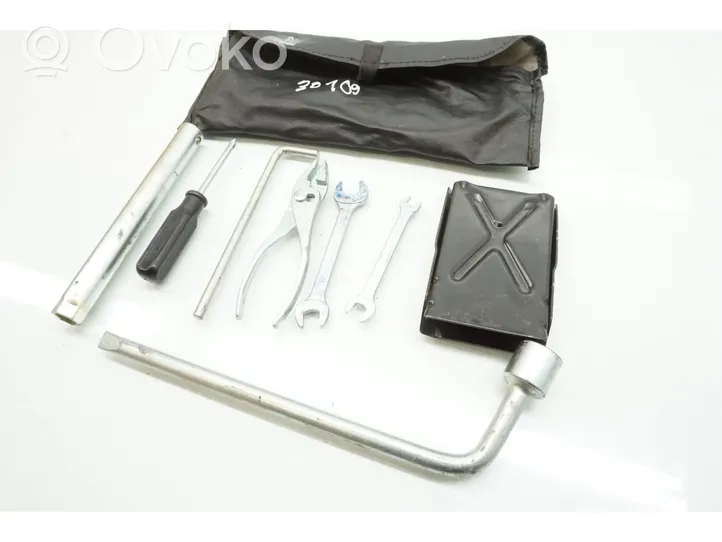 Seat Ibiza IV (6J,6P) Kit d’outils 