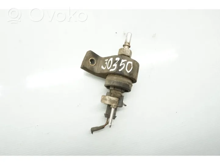 Mercedes-Benz Sprinter W901 W902 W903 W904 Pompa del combustibile del riscaldamento ausiliario Webasto 221000500400