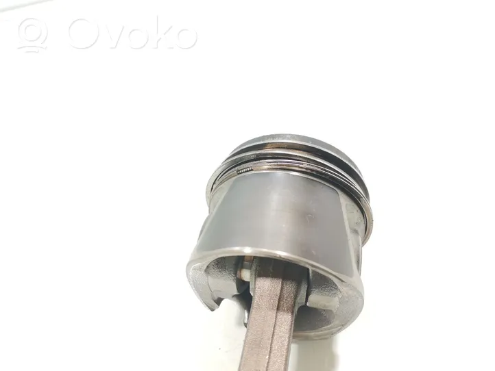 Volkswagen Eos Piston with connecting rod 