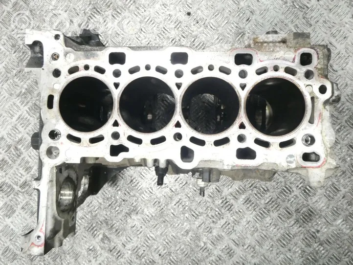 Opel Astra J Engine block D16DTH