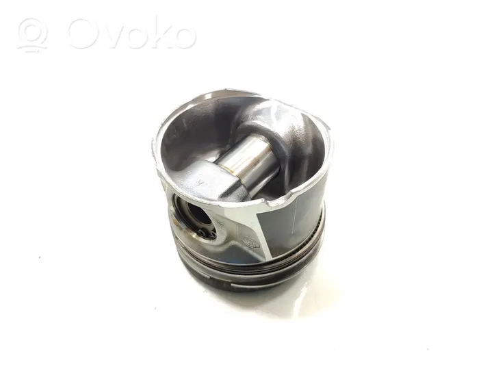 Nissan X-Trail T30 Piston 