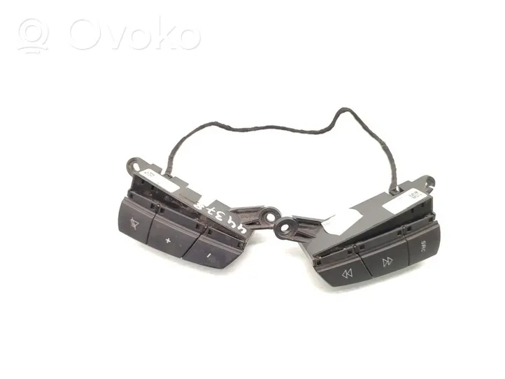 Citroen Relay III Boutons / interrupteurs volant 61806390