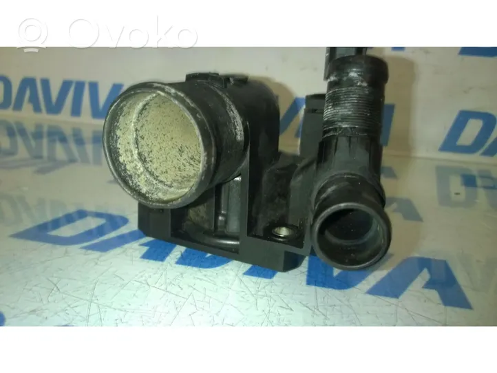 Renault Megane II Boîtier de thermostat / thermostat 8200656420