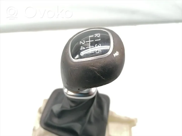 Hyundai ix20 Gear lever shifter trim leather/knob 437001K940