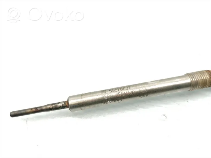 Opel Astra J Glow plug 55570037