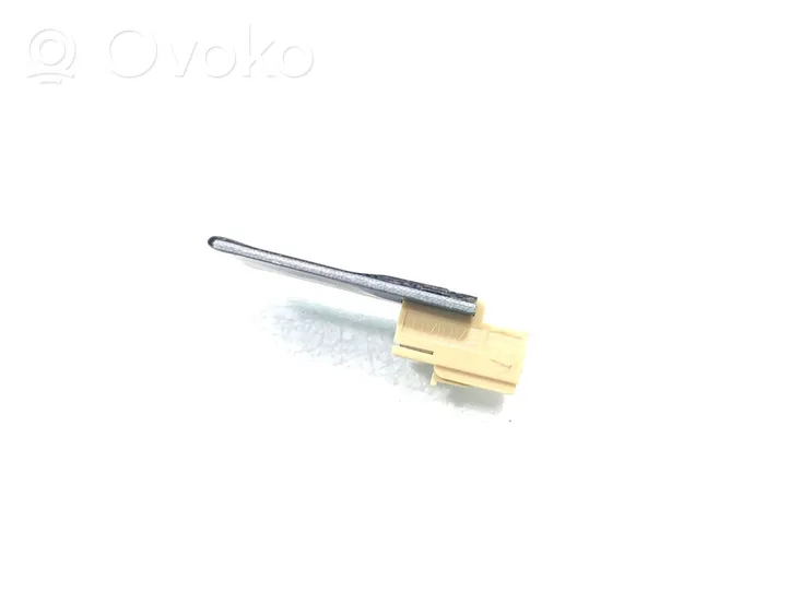 Audi A4 S4 B7 8E 8H Antenna bluetooth 8P0035503E