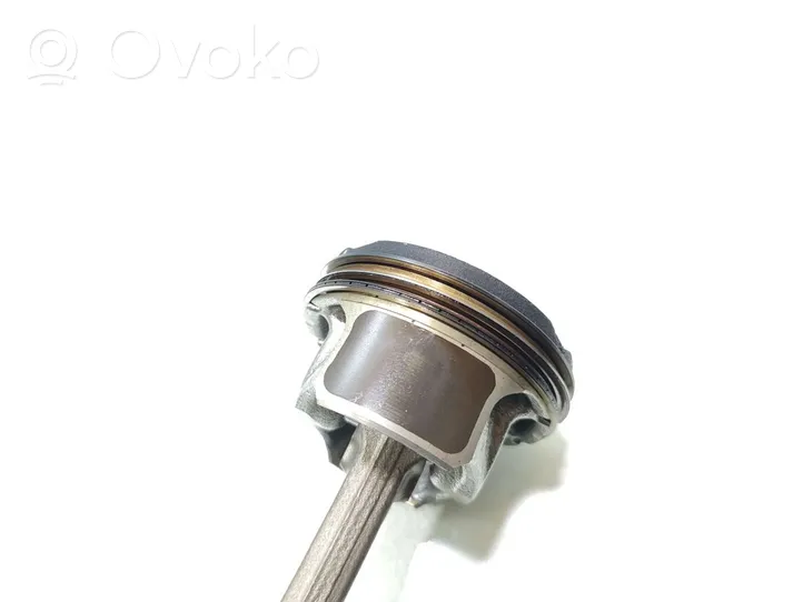 Peugeot 2008 II Piston avec bielle 