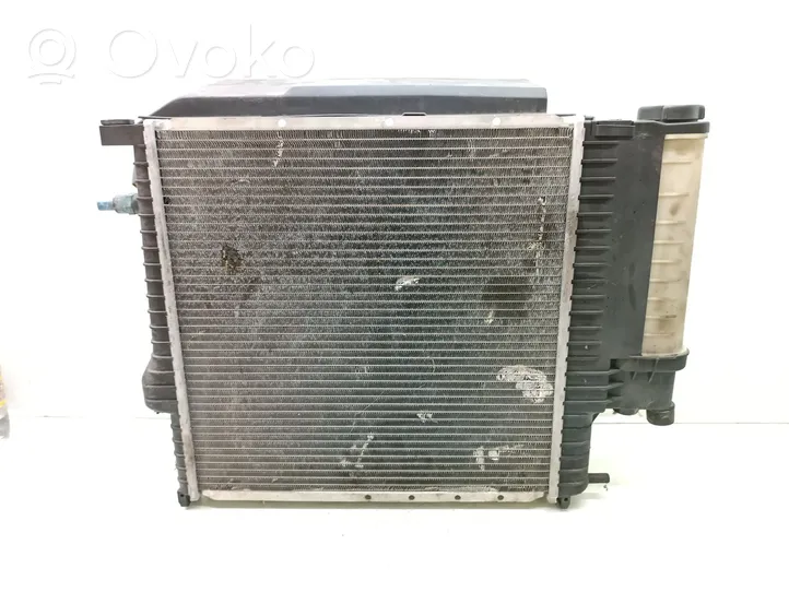 BMW Z3 E36 Dzesēšanas šķidruma radiators 8372039