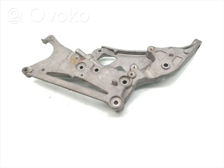 Volkswagen Polo V 6R Support, tuyau de refroidissement intermédiaire 04B145841B