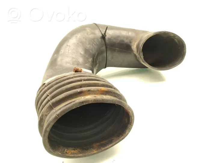 Mercedes-Benz W123 Tube d'admission d'air 1020941511