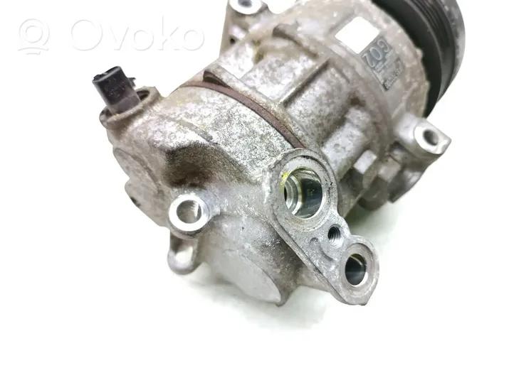 Opel Corsa E Ilmastointilaitteen kompressorin pumppu (A/C) 55701200