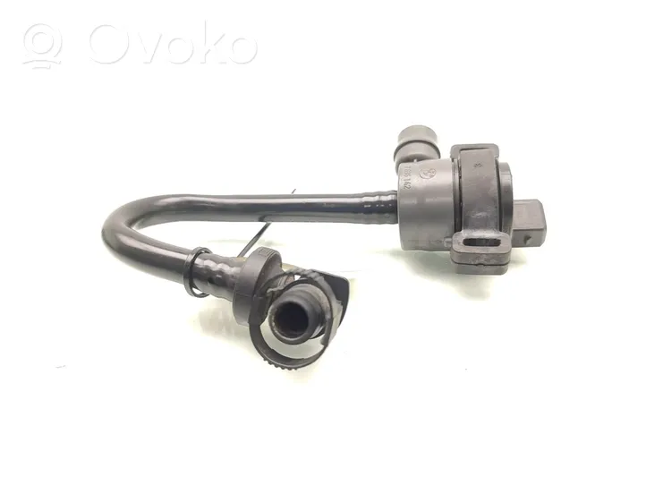 BMW 3 F30 F35 F31 Valvola sfiato del serbatoio 7636142