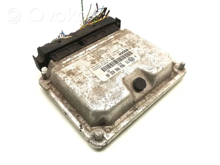 Volkswagen Golf Cross Sterownik / Moduł ECU 06A906032AR