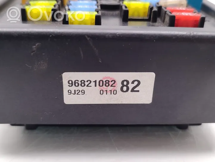 Chevrolet Captiva Fuse module 9682108282