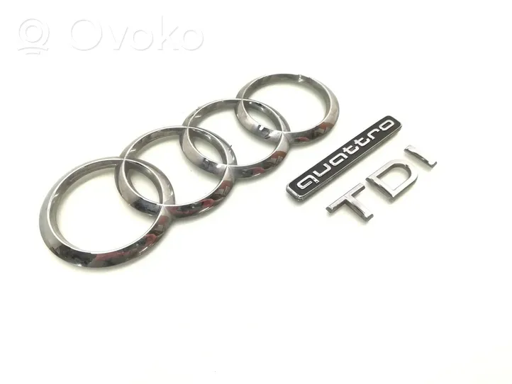 Audi A4 S4 B7 8E 8H Logo parafango 