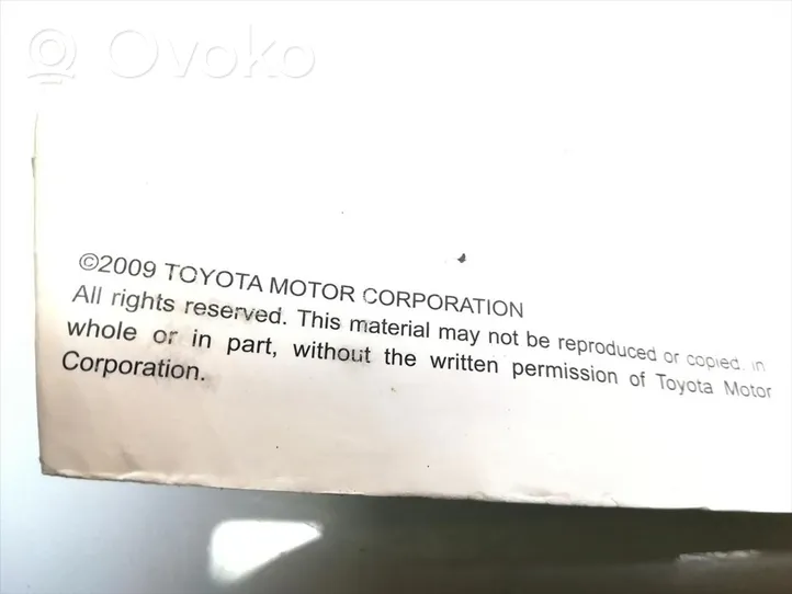 Toyota Avensis T270 Książka serwisowa 