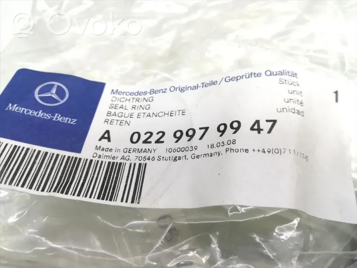 Mercedes-Benz 190 W201 Muu takaiskunvaimentimien osa A0229979947