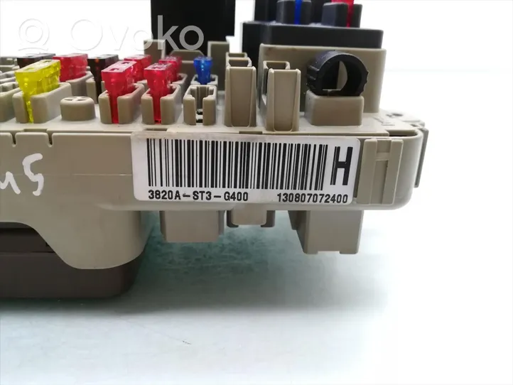 Honda Civic X Fuse module 3820A-ST3-G400