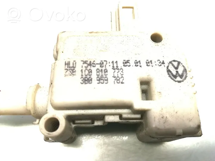 Audi TT Mk1 Verrouillage du bouchon du réservoir de carburant 1C0810773