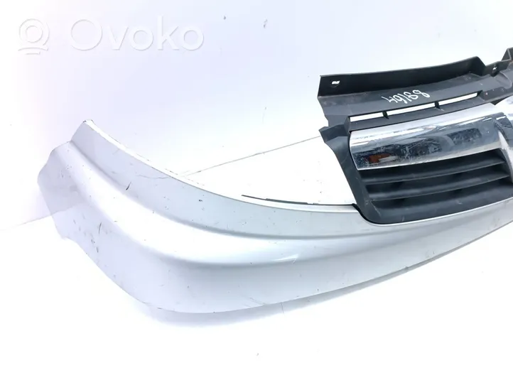 Opel Vivaro Rejilla superior del radiador del parachoques delantero 