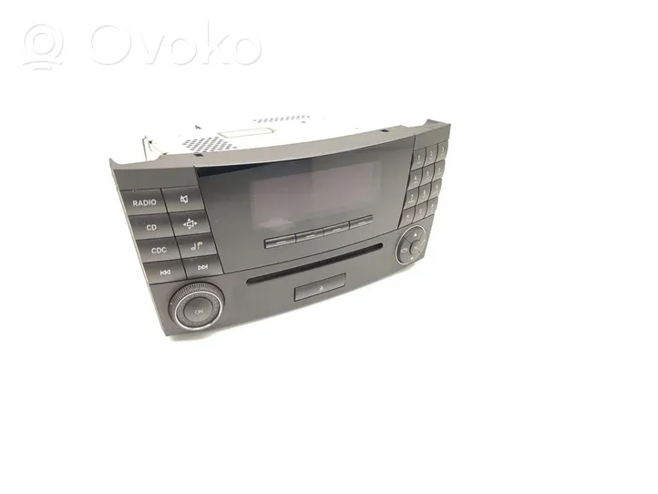 Mercedes-Benz E AMG W212 Radio/CD/DVD/GPS head unit A2118702889